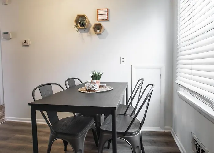3 Bedrooms House In Waldo Kansas City