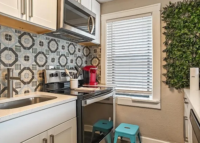 Heart Of Westport 1Br