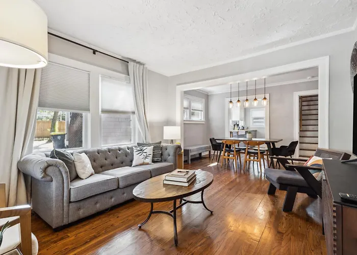 Cozy, Modern Waldo Escape